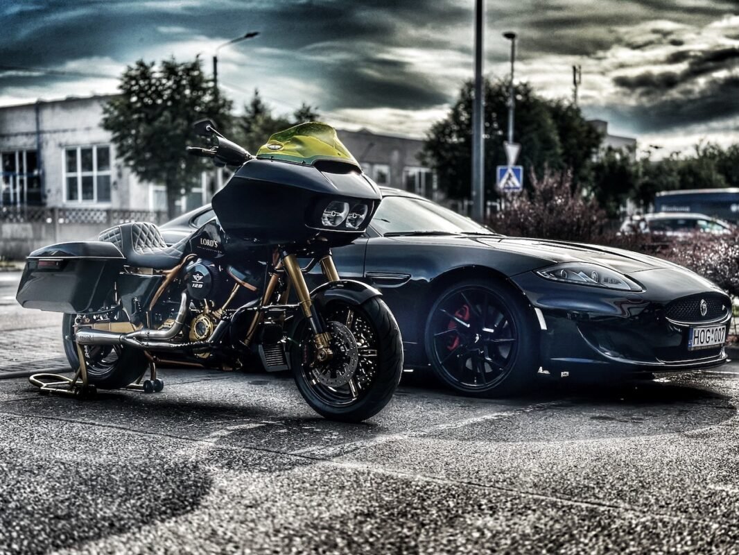 harley-bagger-on-the-road