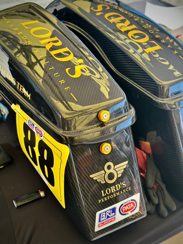 harley-carbon-fiber-saddlebags-set-1