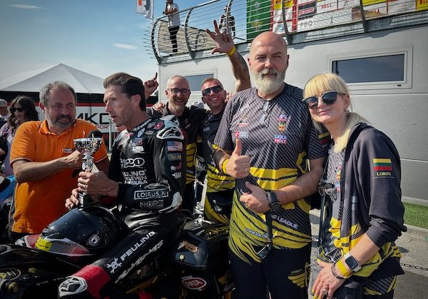 harley-bagger-racing-team-on-the-podium harley-bagger-racing-team-on-the-podium