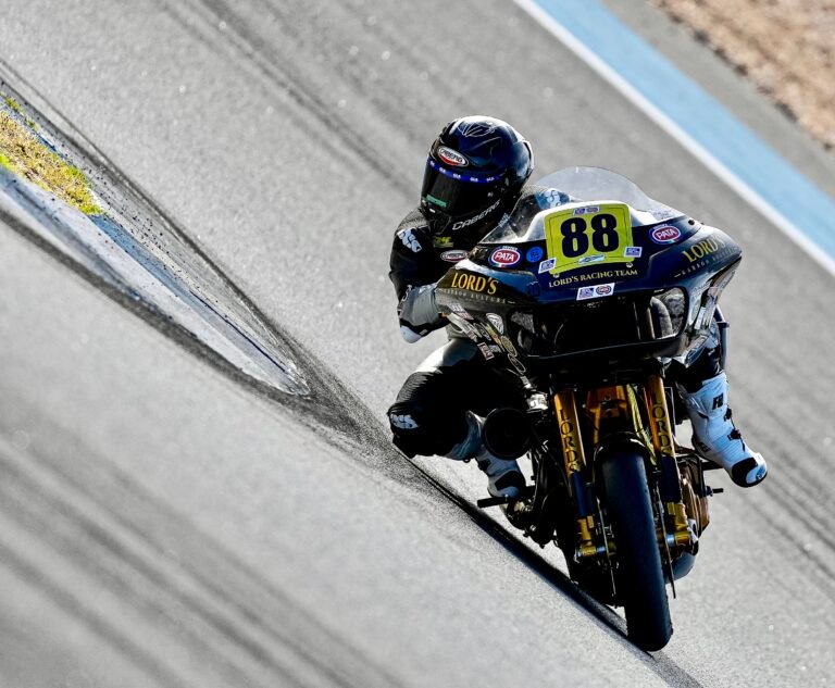 harley-performance-bagger-carbon-fiber-fairing-set-3