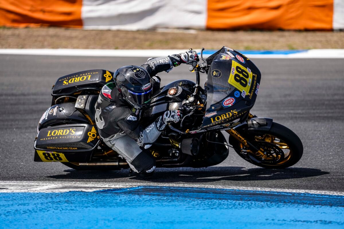 harley-racing-bagger-carbon-fiber-parts